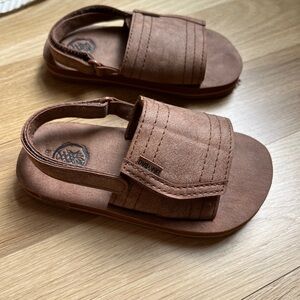 Toddler Boys Binky Bro Sandals size 8/9, adjustable Velcro